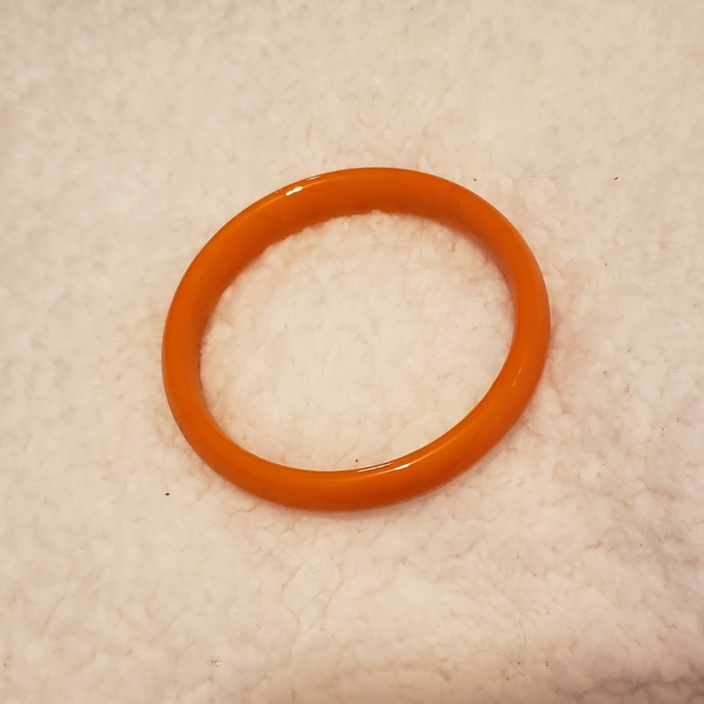 NWOT-NEW ORANGE JADE BANGLE BRACELET